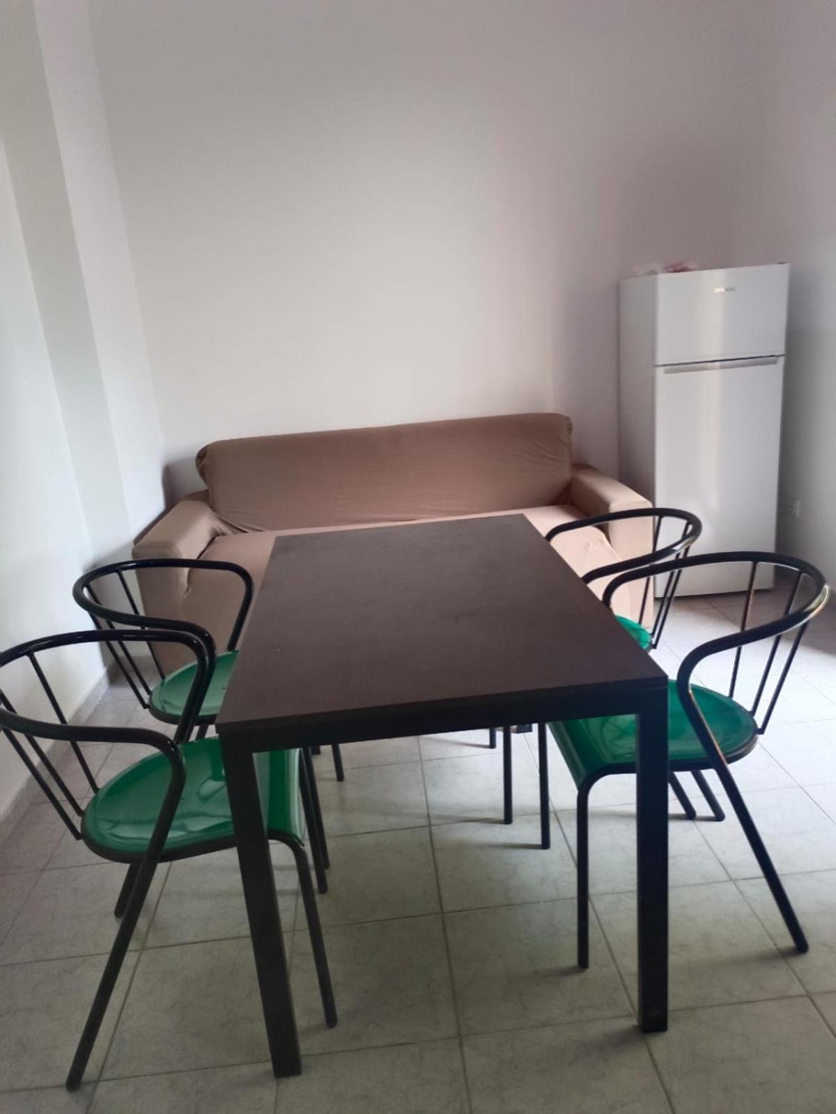 Apartment Apartments *